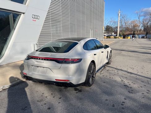 Used 2023 Porsche Panamera 4 Platinum Edition image 27