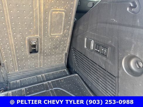 Used 2022 Chevrolet Tahoe Z71 w/ Luxury Package image 26