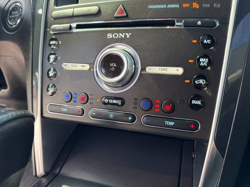 Used 2018 Ford Explorer Sport w/ Equipment Group 401A AWD/4WD image 24