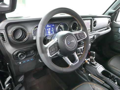 Used 2023 Jeep Wrangler Unlimited Sahara AWD/4WD image 26