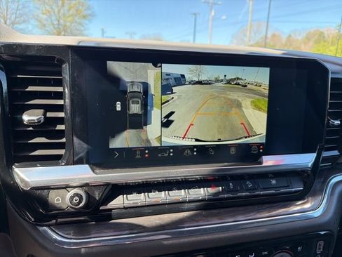 Used 2025 Chevrolet Silverado 1500 LTZ AWD/4WD image 17
