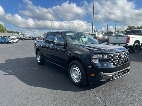 New 2025 Ford Maverick XL image 3