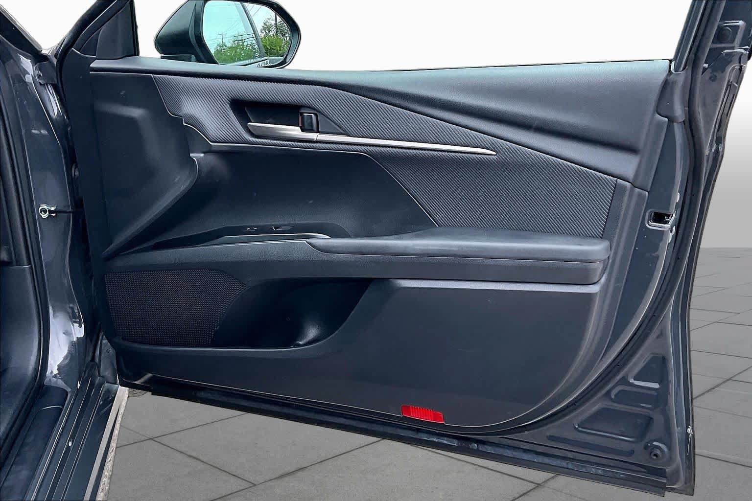 Used 2025 Toyota Camry SE FWD image 22