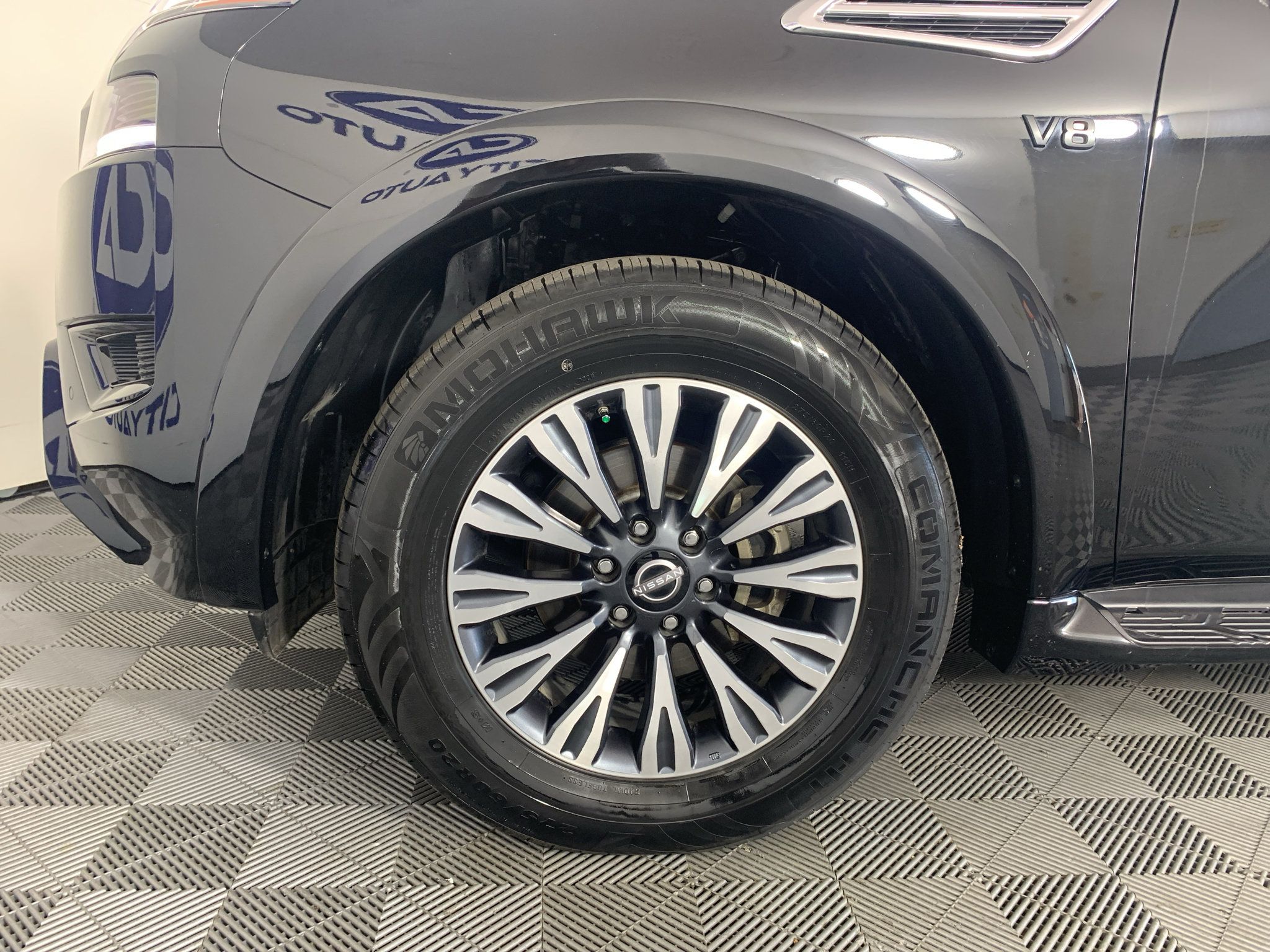 Used 2022 Nissan Armada SL w/ Midnight Edition Package RWD image 9