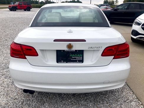 Used 2011 BMW 328i Convertible image 12