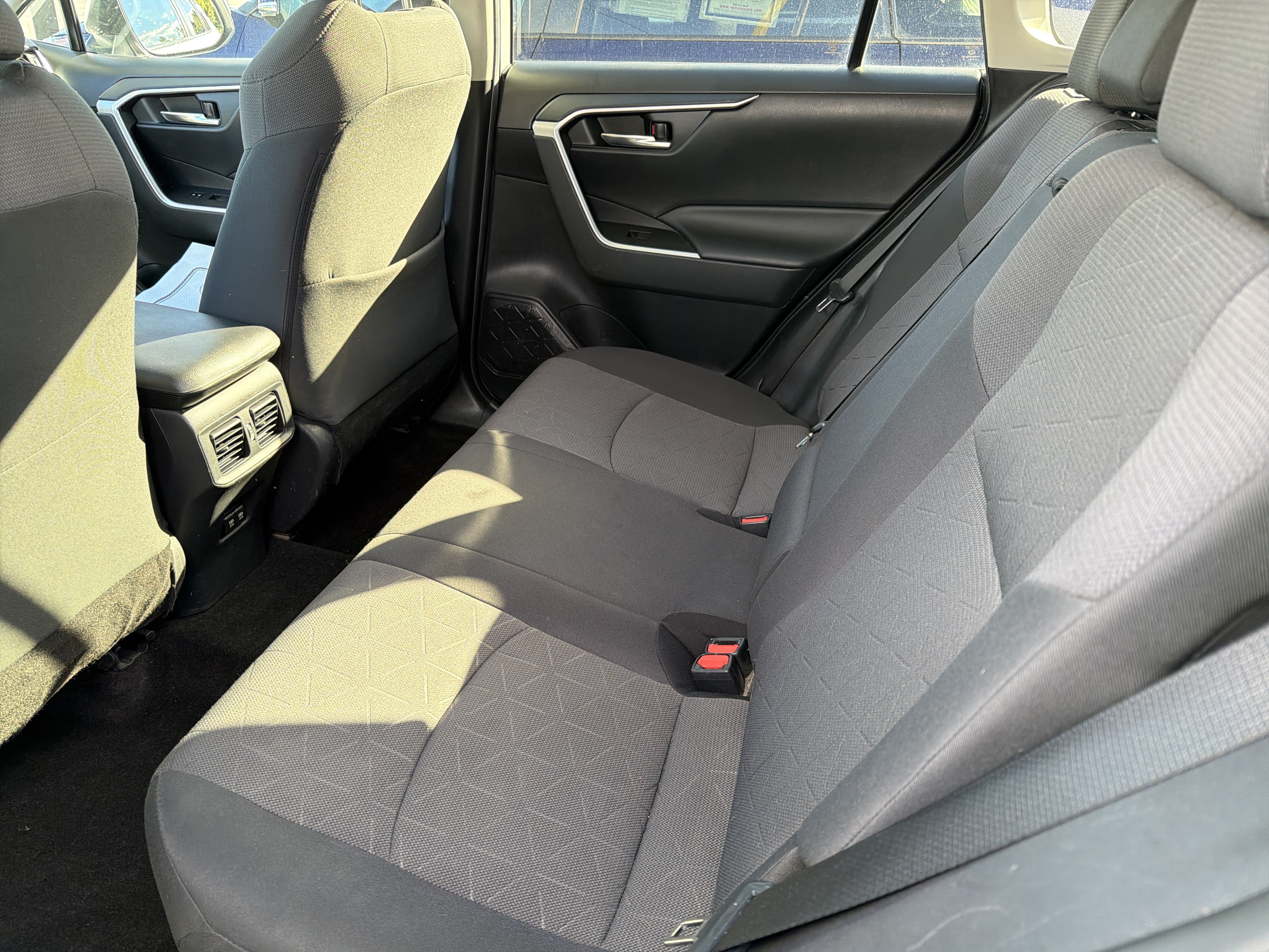 Used 2019 Toyota RAV4 XLE w/ Convenience Package AWD/4WD image 9