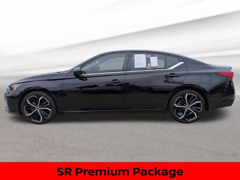 Certified 2023 Nissan Altima 2.5 SR w/ SR Premium Package FWD image 12