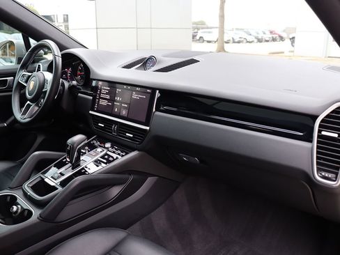 Used 2021 Porsche Cayenne Coupe image 13