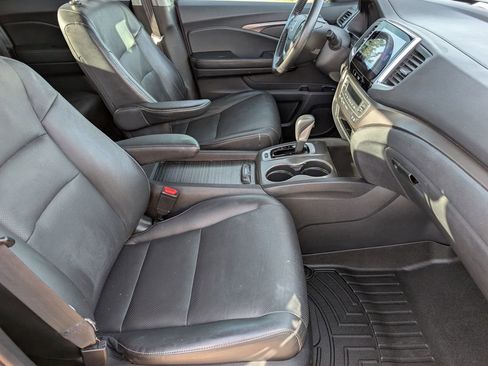 Used 2017 Honda Ridgeline RTL-T image 12