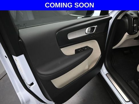 Used 2026 Volvo XC40 B5 Plus AWD/4WD image 13