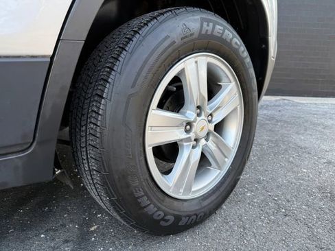 Used 2019 Chevrolet Trax LT w/ LT Convenience Package image 34