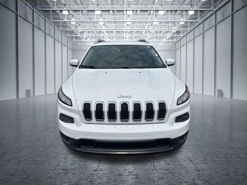Used 2016 Jeep Cherokee Latitude w/ Cold Weather Group AWD/4WD image 8
