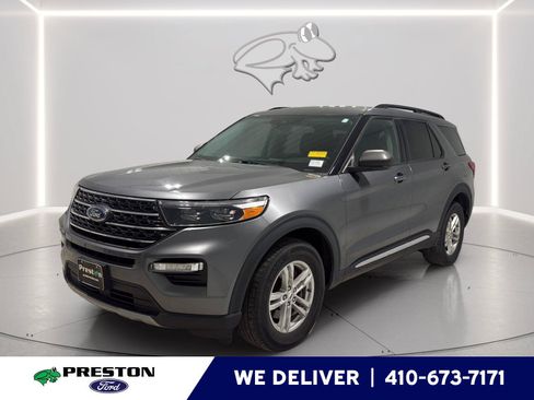 Certified 2022 Ford Explorer XLT w/ Equipment Group 202A AWD/4WD image 1
