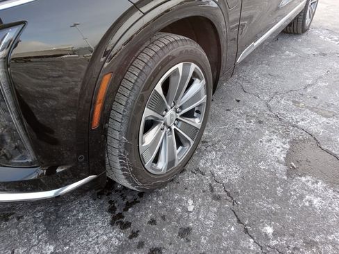 Used 2026 Cadillac Vistiq Luxury image 6