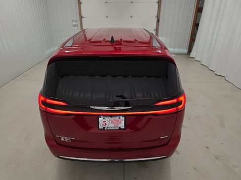 New 2026 Chrysler Pacifica Select AWD/4WD image 5