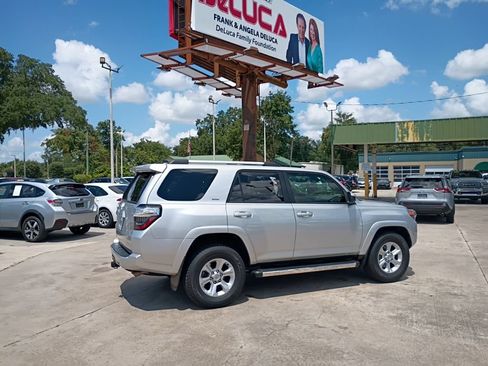 Used 2022 Toyota 4Runner SR5 RWD image 21