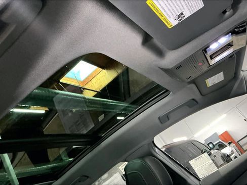 Used 2023 Audi Q4 e-tron Prestige image 24