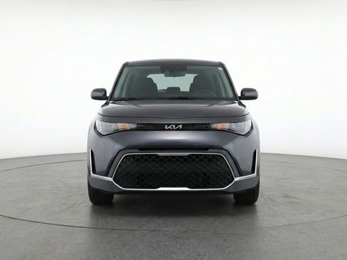 Used 2025 Kia Soul LX w/ LX Technology Package image 2