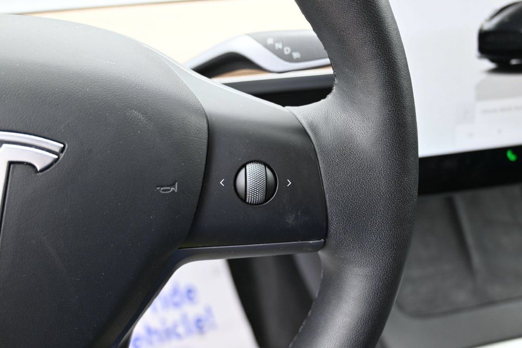 Used 2023 Tesla Model 3 Standard Range RWD image 19