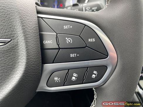 New 2026 Chrysler Pacifica Limited image 21