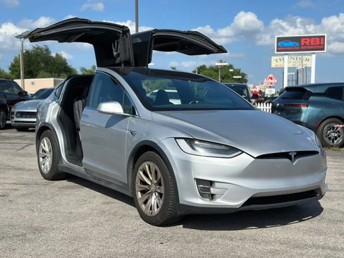 Used 2018 Tesla Model X 100D AWD/4WD image 6