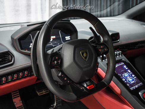 Used 2020 Lamborghini Huracan EVO image 9