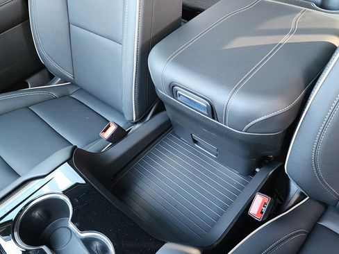 New 2026 GMC Yukon Elevation image 35