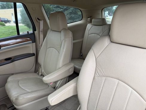 Used 2011 Buick Enclave CXL FWD image 8