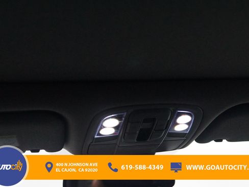 Used 2020 Hyundai Santa Fe SEL w/ Convenience + Premium Package FWD image 21