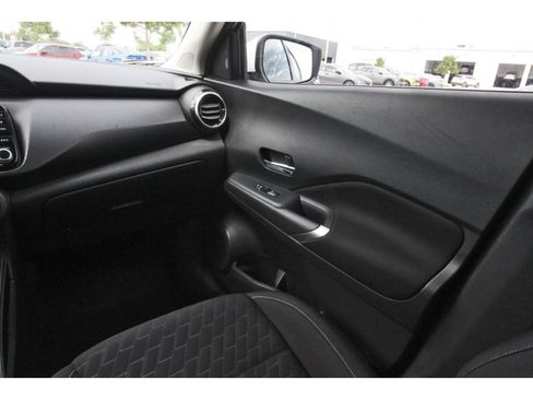 Used 2023 Nissan Kicks SV FWD image 12