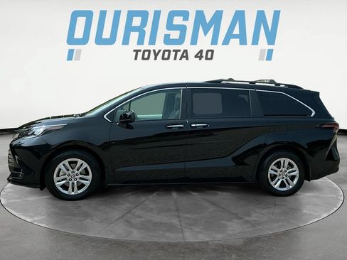 Used 2025 Toyota Sienna XLE w/ XLE Plus Package AWD/4WD image 4