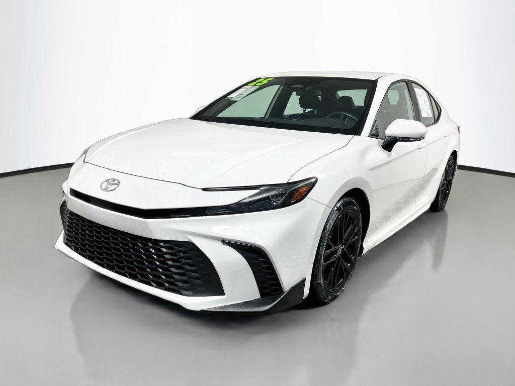 Used 2025 Toyota Camry SE FWD image 7