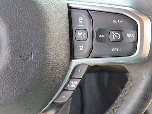 Used 2025 RAM 1500 Big Horn AWD/4WD image 23