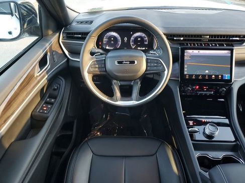 New 2025 Jeep Grand Cherokee L Limited image 19