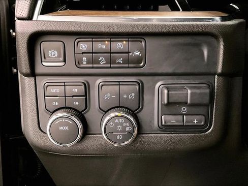 Used 2025 Chevrolet Tahoe High Country w/ Sun And Tow Package image 40