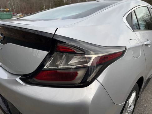 Used 2016 Chevrolet Volt LT FWD image 11