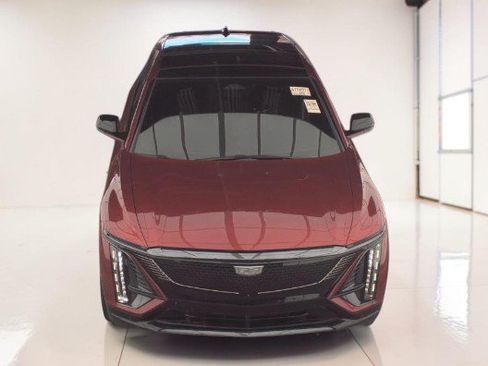 Used 2024 Cadillac Lyriq Sport AWD/4WD image 2