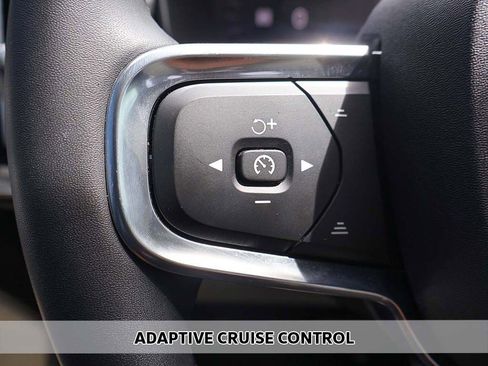 Used 2023 Volvo XC40 B5 Plus w/ Driver Assist Package AWD/4WD image 5