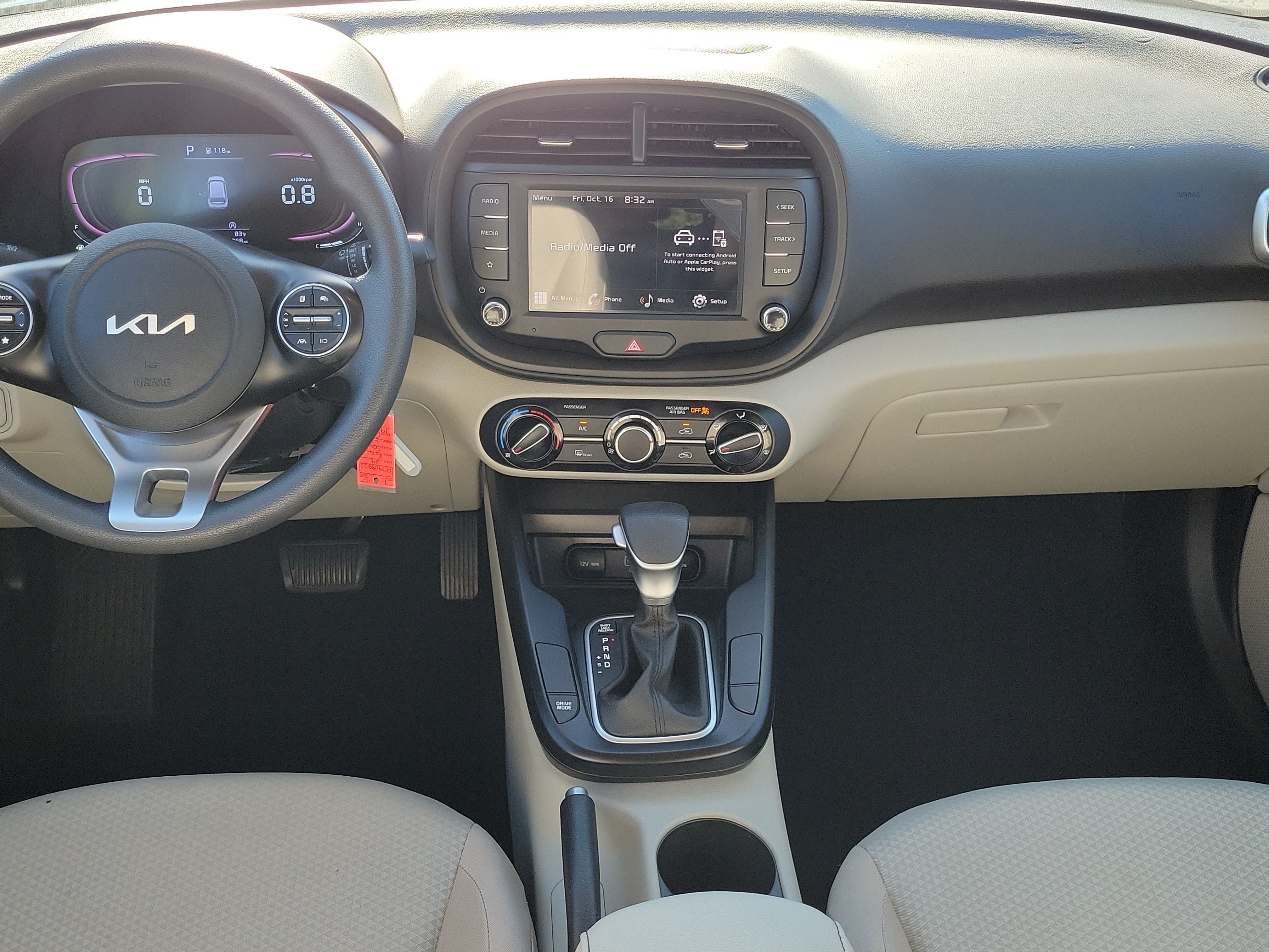 Used 2024 Kia Soul LX FWD image 14