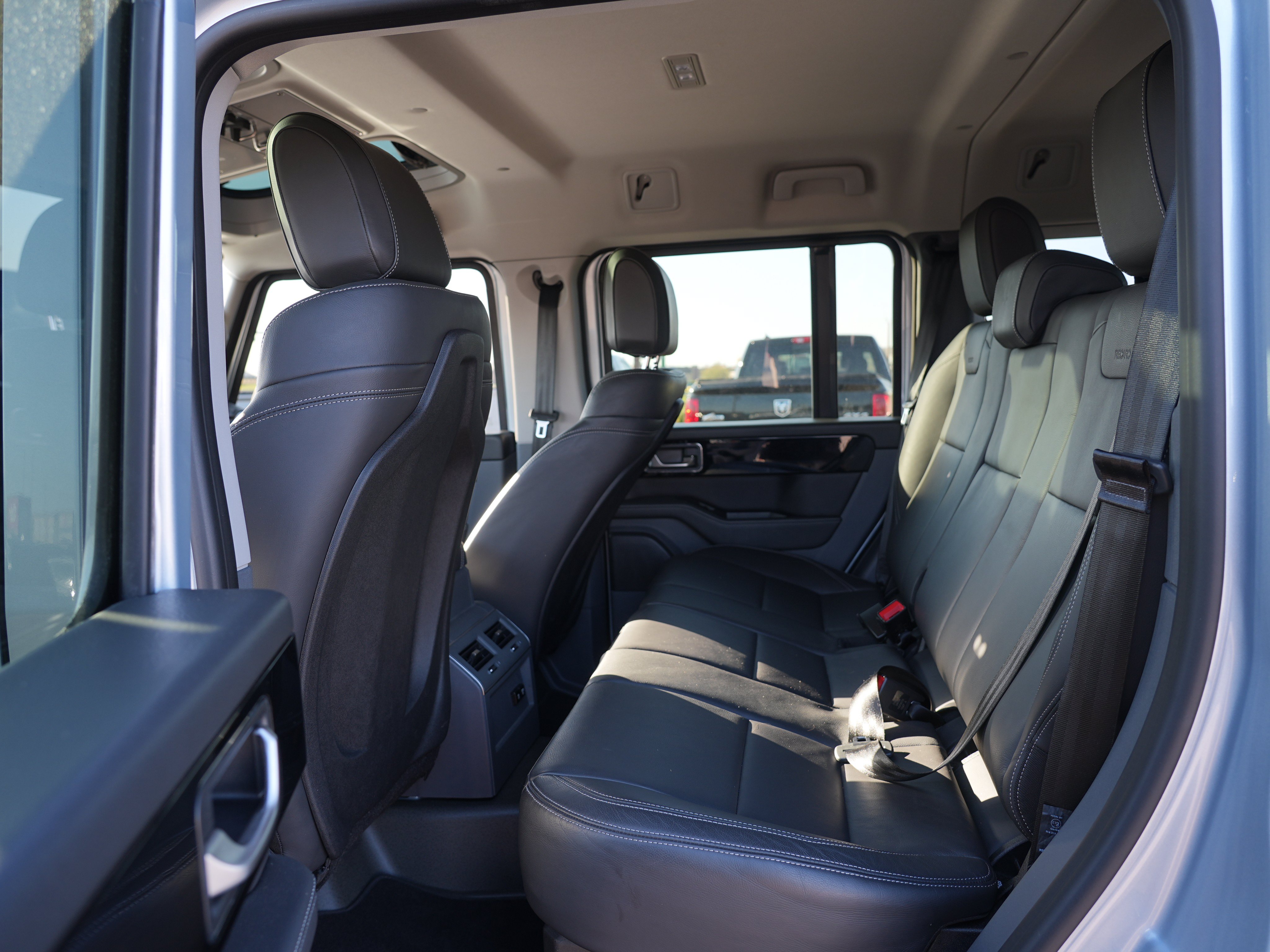 Used 2025 INEOS Grenadier Station Wagon AWD/4WD image 17