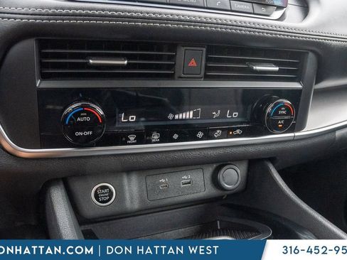 Used 2023 Nissan Rogue SV FWD image 8