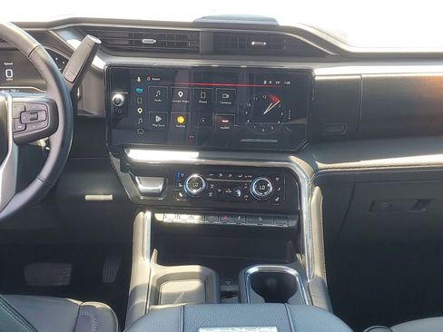 Used 2024 GMC Sierra 2500 Denali w/ Denali Reserve Package AWD/4WD image 16