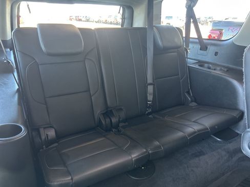Used 2019 Chevrolet Suburban Premier image 14