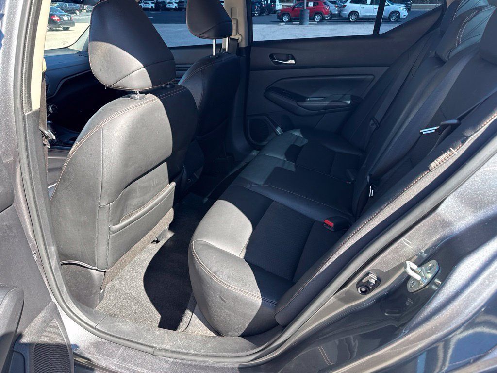 Used 2019 Nissan Altima 2.5 SR FWD image 9
