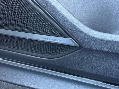 Used 2019 Audi A8 L 3.0T w/ Luxury Package image 19