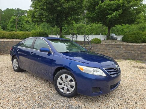 Used 2010 Toyota Camry FWD image 23