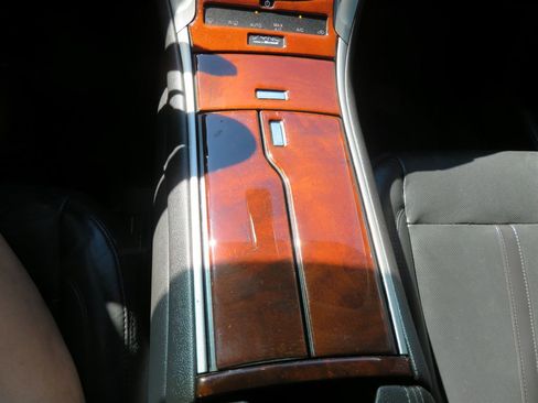 Used 2013 Lincoln MKZ Reserve image 19