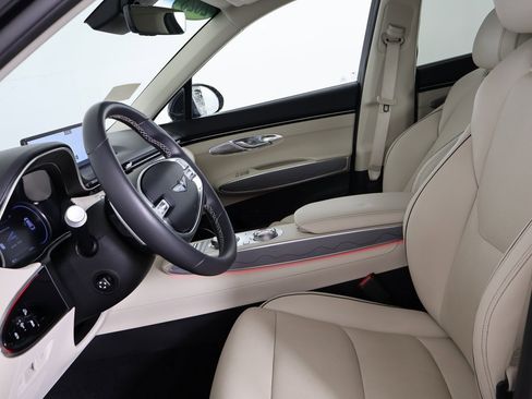 Used 2023 Genesis GV70 2.5T w/ Advanced Package image 19