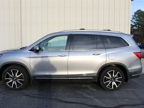 Used 2020 Honda Pilot Touring image 7