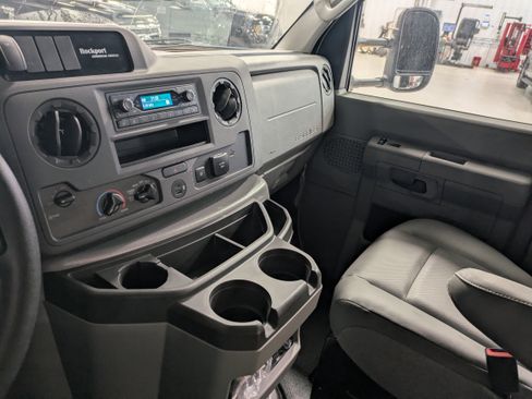 New 2026 Ford E-450 and Econoline 450 Super Duty w/ Power Equipment Group image 26